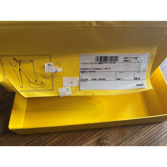 Fendi Black Platform Heel Sandals T-Strap Open Toe Size 8.5 US New In Box - Picture 6 of 6